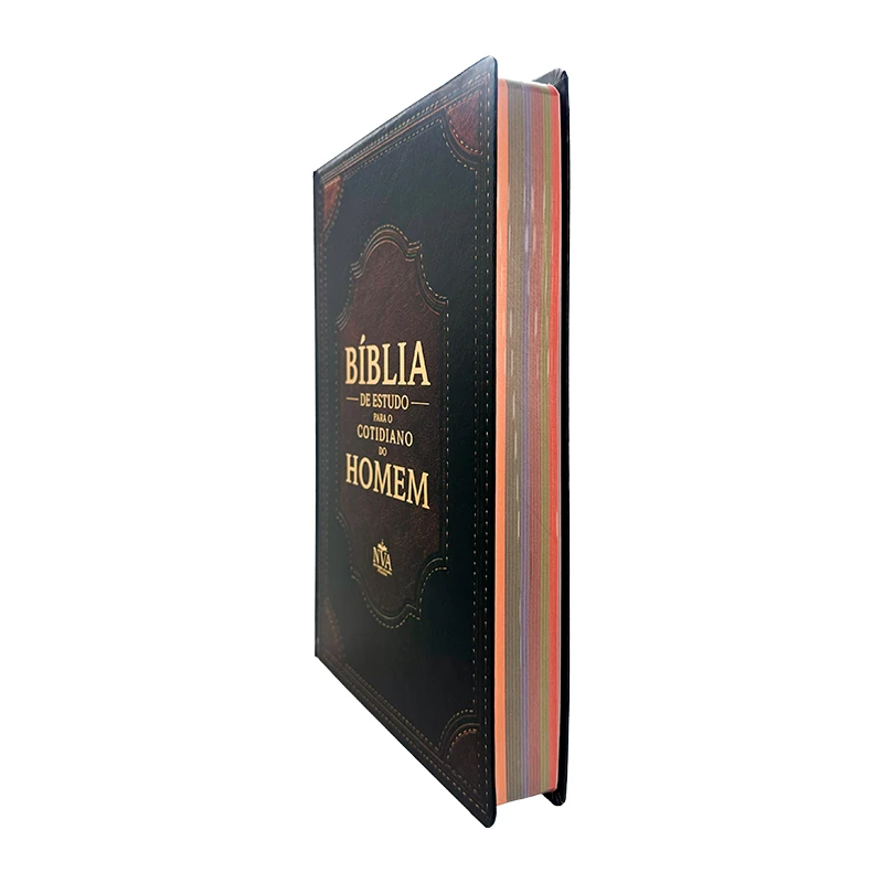 Bíblia para o Cotidiano do Homem em perspectiva, com capa bicolor e borda colorida
